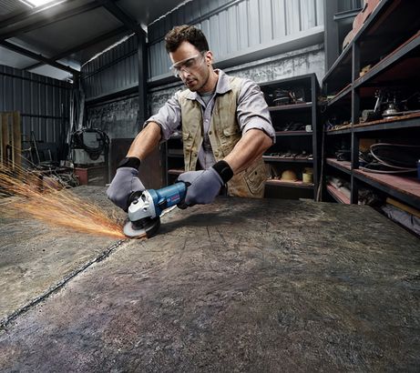 Bosch GWS 060/6700 Angle Grinder(06013756L0)
