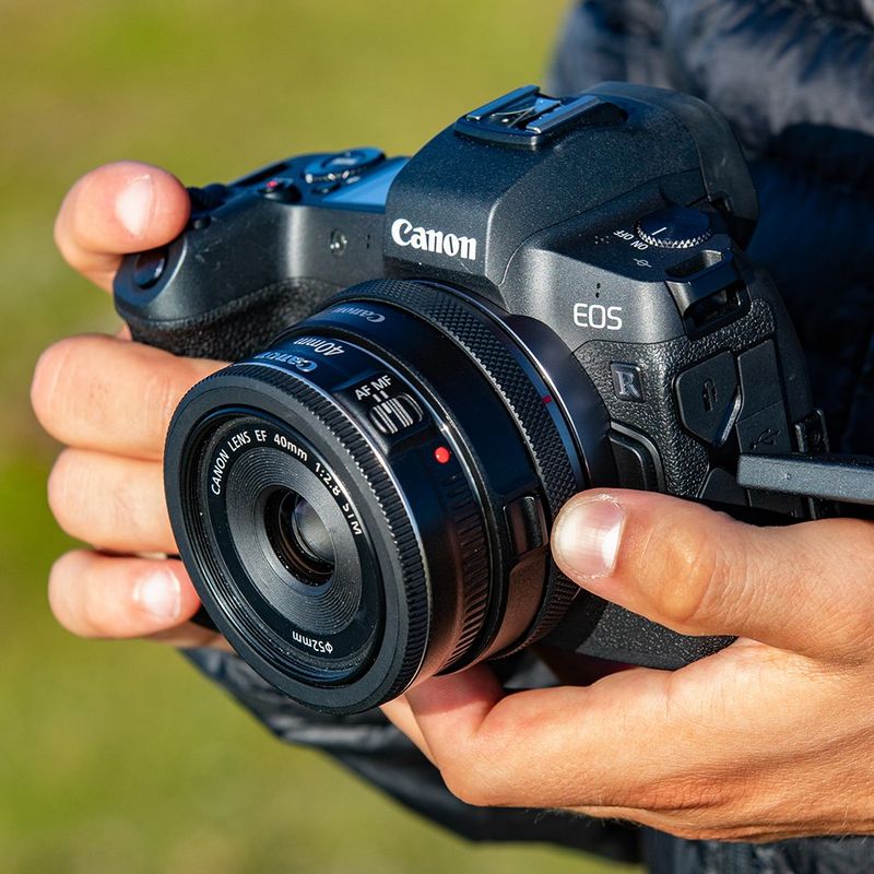 Canon EOS R Mirrorless Digital Camera + Mount Adapter EU26 (3075C023AA)